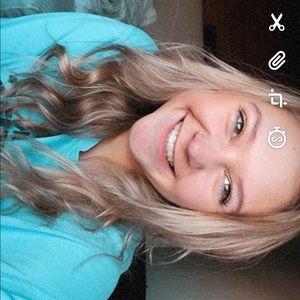 Meet your Posher, Caitlyn